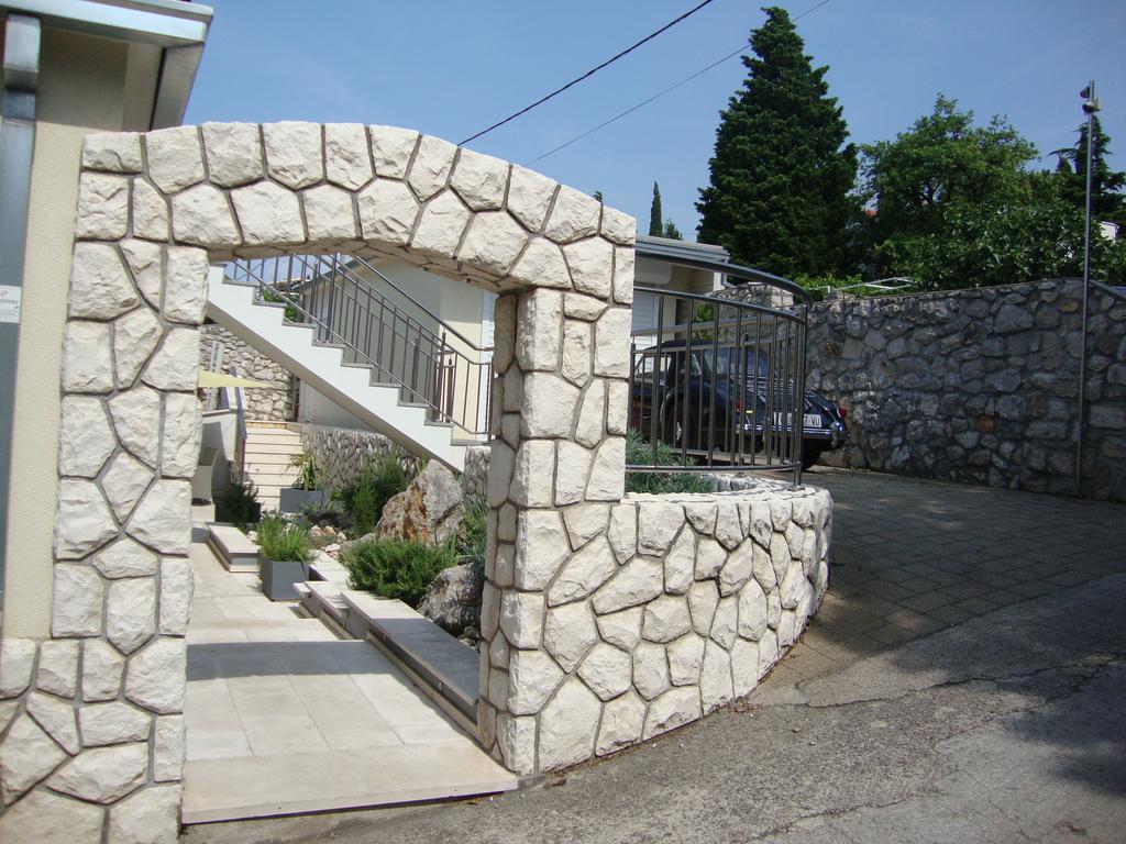 Apartments Ilona Novi Vinodolski Exterior photo