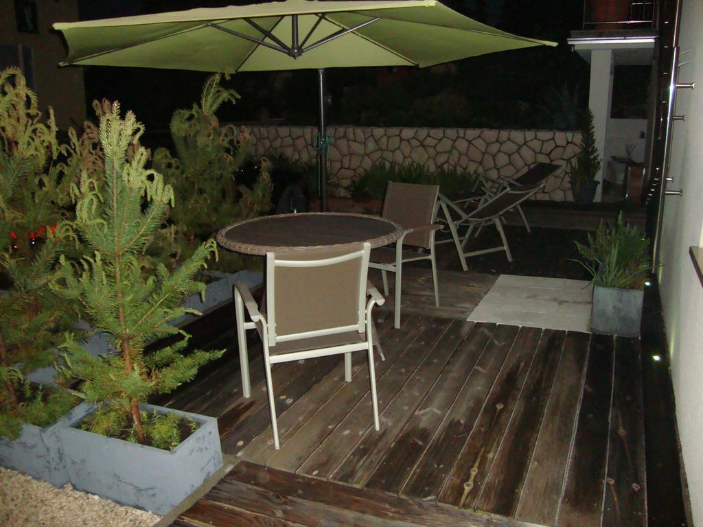 Apartments Ilona Novi Vinodolski Exterior photo