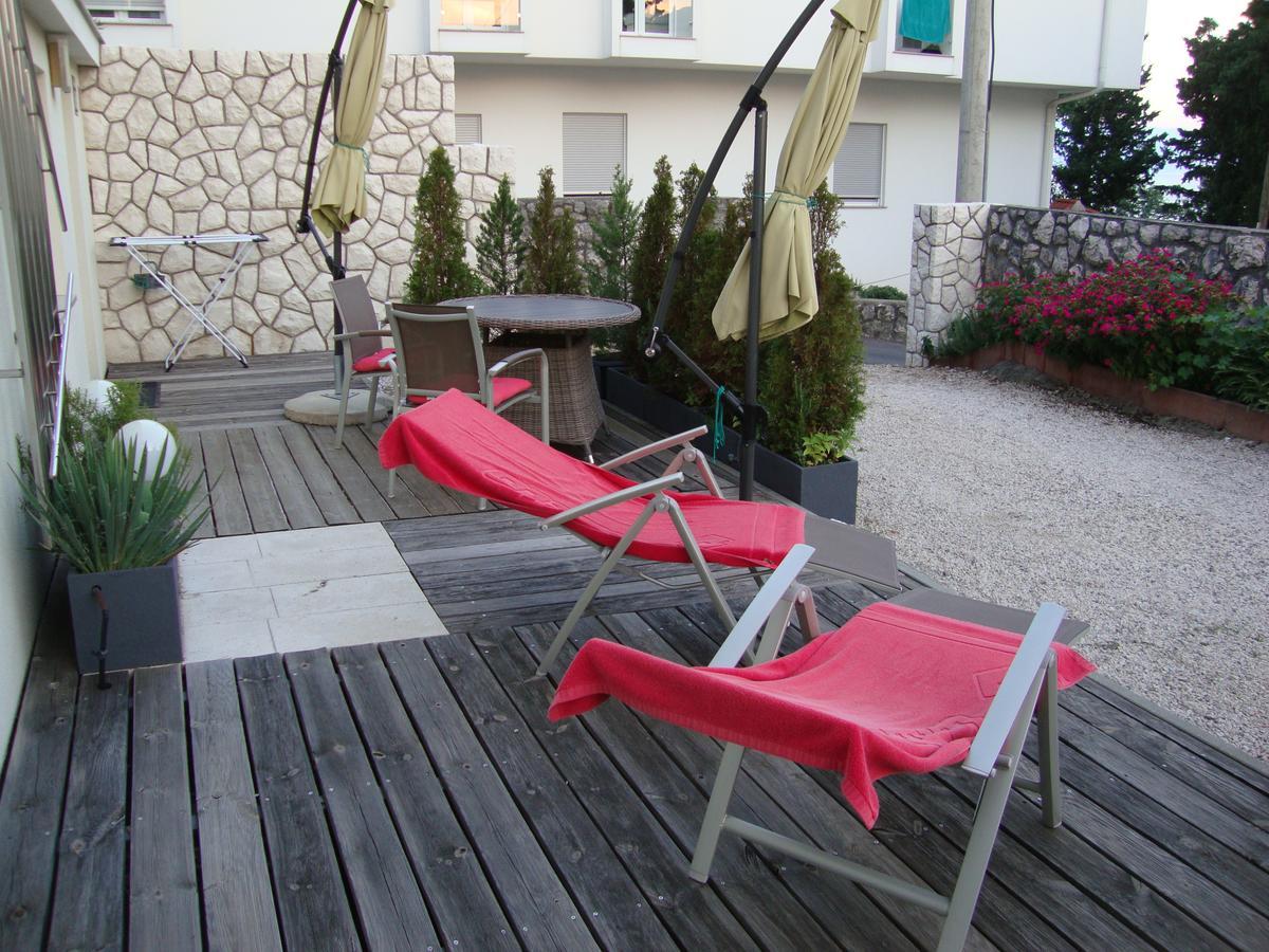 Apartments Ilona Novi Vinodolski Exterior photo